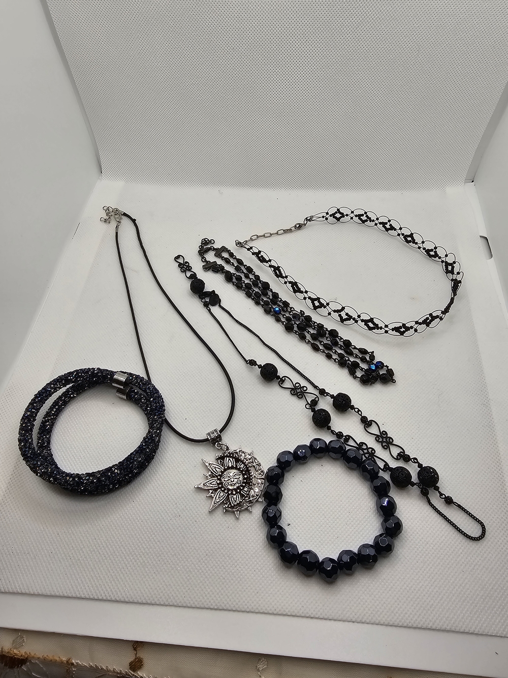 Sunburst Pendant Necklace and Black Jewelry Set - Women